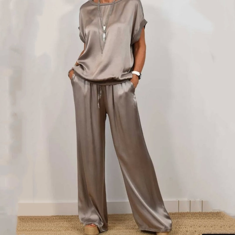 Kessia | Zweiteiliges Set aus Satin für Damen - Kurzärmeliges Oberteil und Hose mit weitem Bein